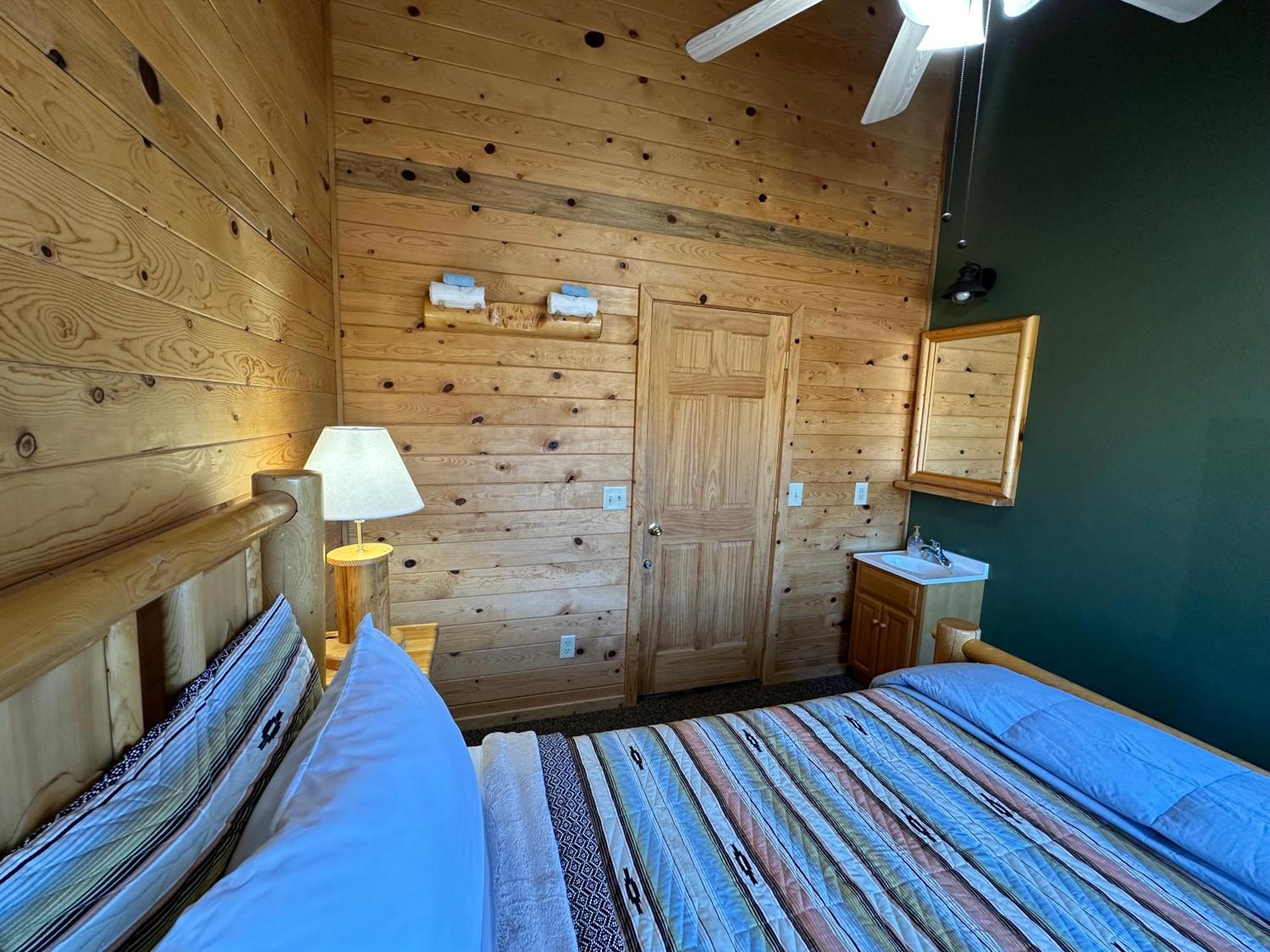 Mount Peale Country Inn La Sal エクステリア 写真